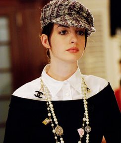 Anne Hathaway como Andrea Sachs